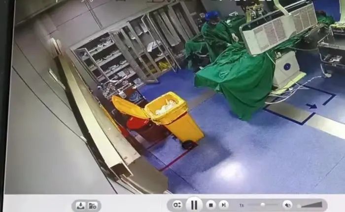 男子遭遇医生红包问题，如何应对手术室外的红包挑战？