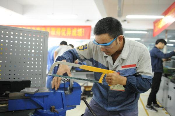 杭州钳工最新招聘信息汇总与观点论述