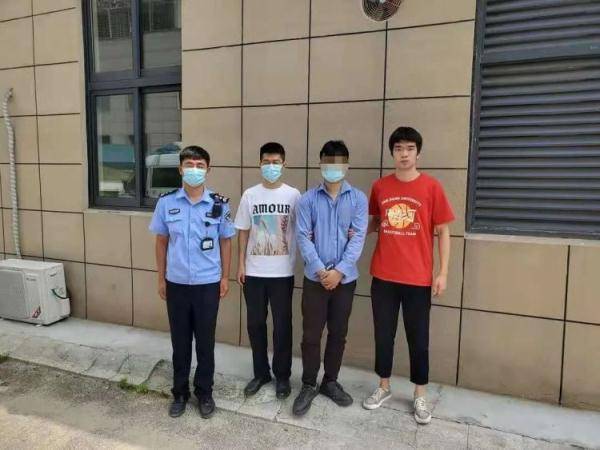 关于小蓝视频男男勇敢做自己最新内容的正向健康探讨