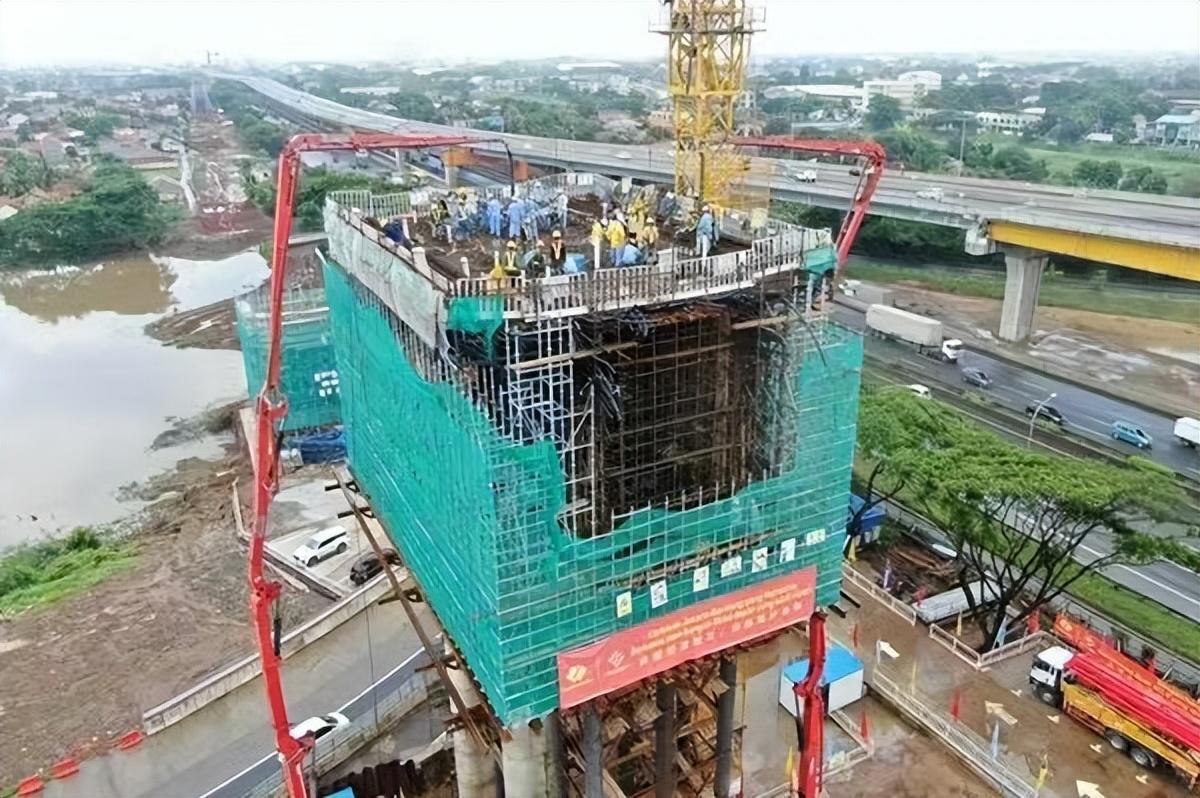 超级高铁，革新与挑战的交汇点最新消息揭秘