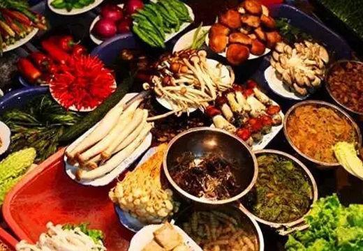 黔东南州最新人事任免与小巷独特美食探索之旅的交汇点