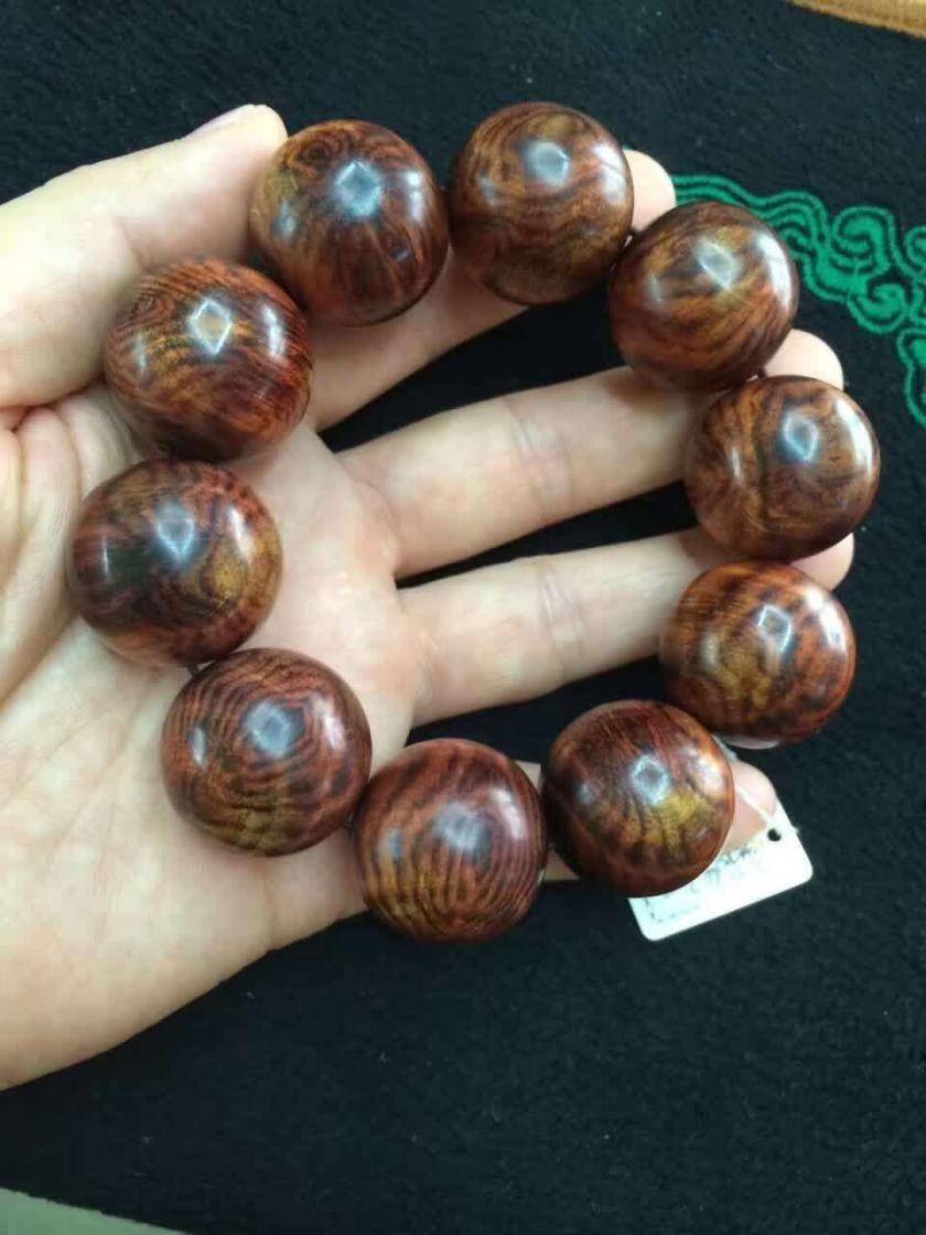 黄金魅力闪耀时尚界，最新黄金首饰价格大揭秘