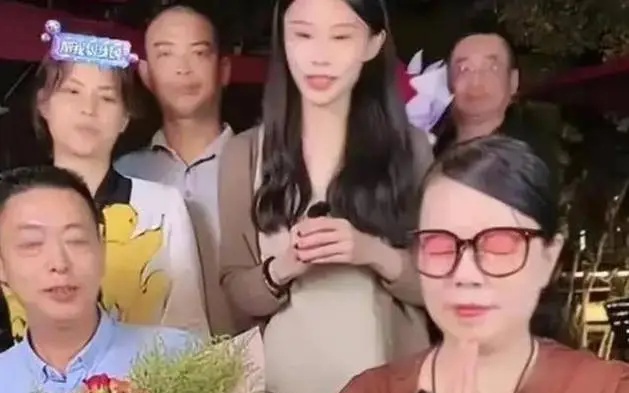 许妈最新风采，生活韵味的展现