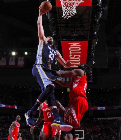 NBA最新比赛，激烈对抗与战术革新的深度剖析